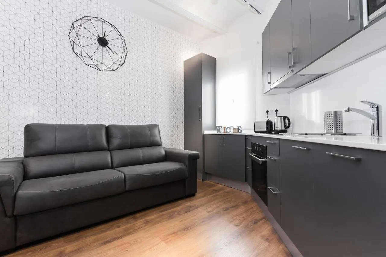 Daire Canela Homes Barcelona Marina